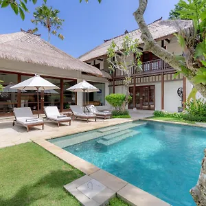 Villa Dorado - Steps From